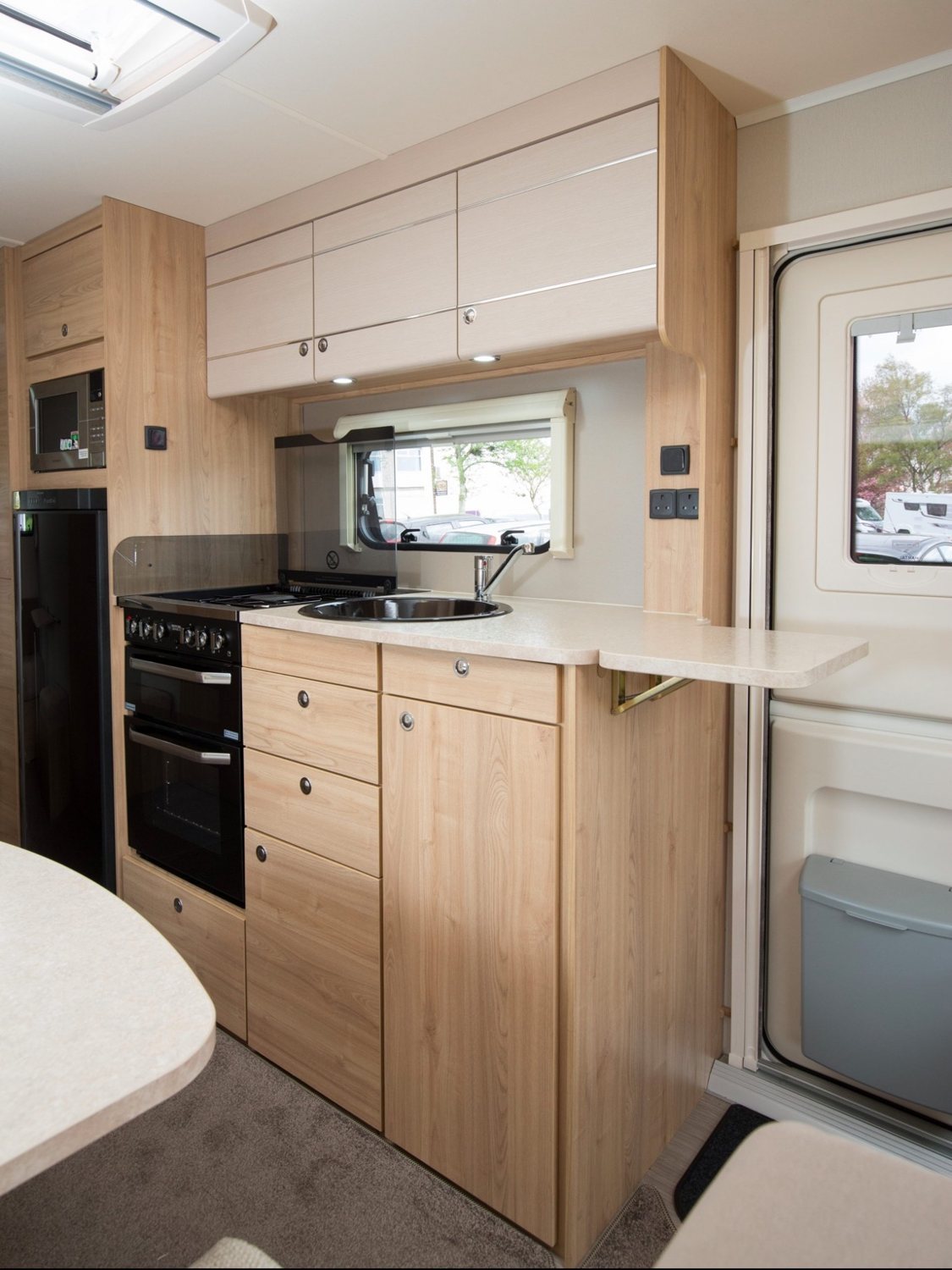 Kitchen and appliances