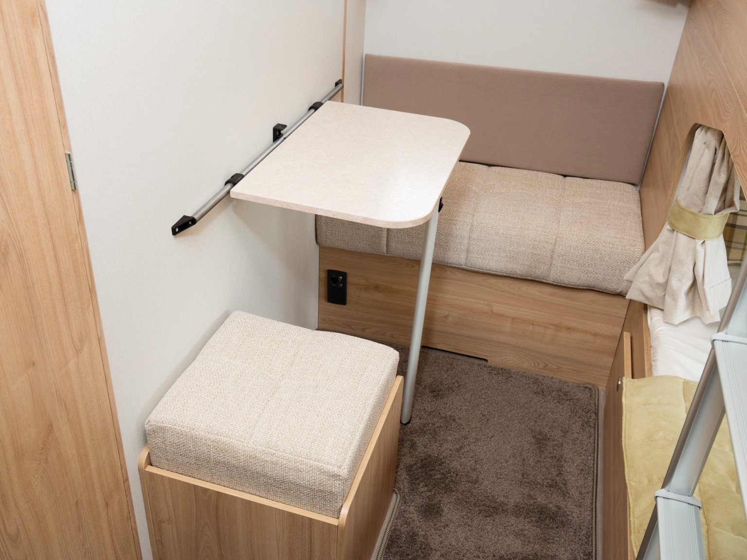Rear dining area
